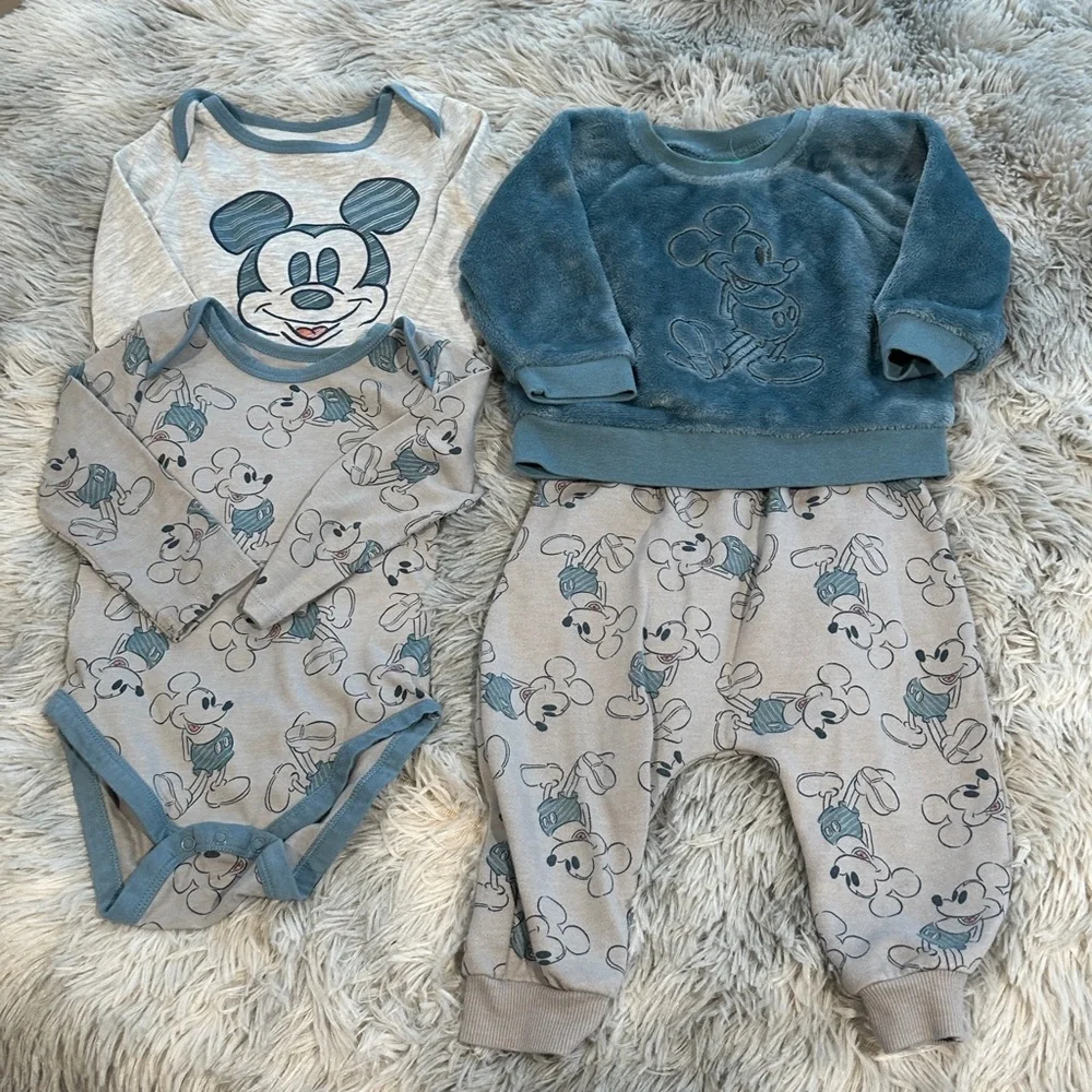 NWOT Mickey Mouse Baby Outfit Set